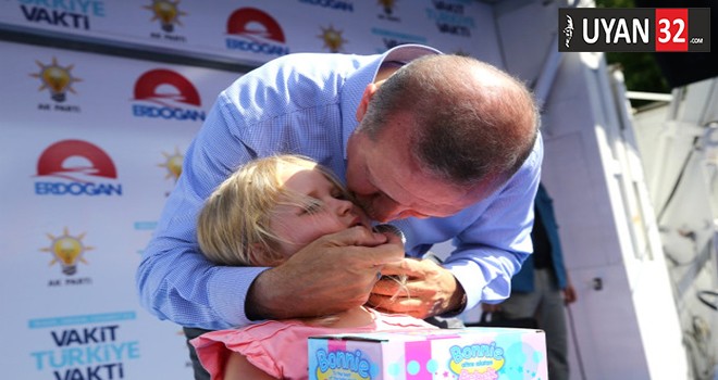 Erdoğan, Sahneye Çıkardığı Kız Çocuğuna Sordu: 24 Haziran’a Kadar Çok Çalışacak mısın?