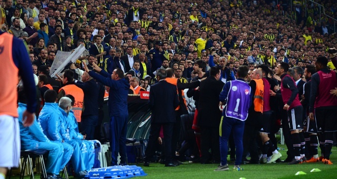 Fenerbahçe Beşiktaş Derbisinde Gözaltı Sayısı 35'e Yükseldi