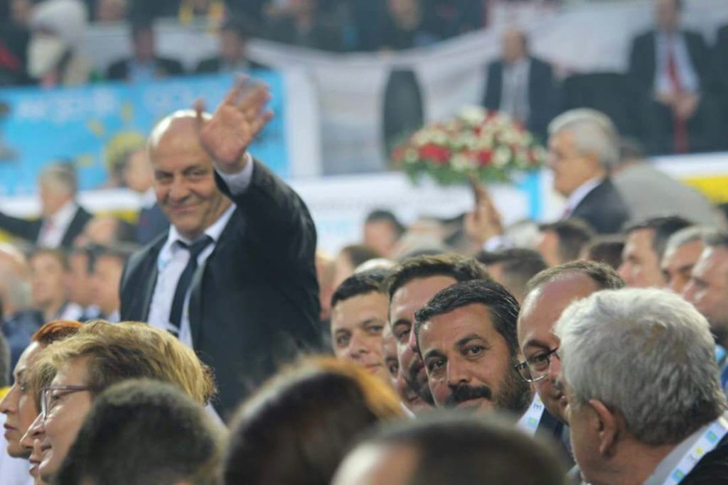 İYİ Parti Isparta İl Başkanı Mustafa Şimşek İstifa Dilekçesini verdi.