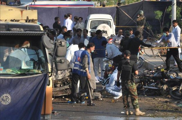 Pakistan’da Bombalı Saldırı: 132 Ölü 230 Yaralı