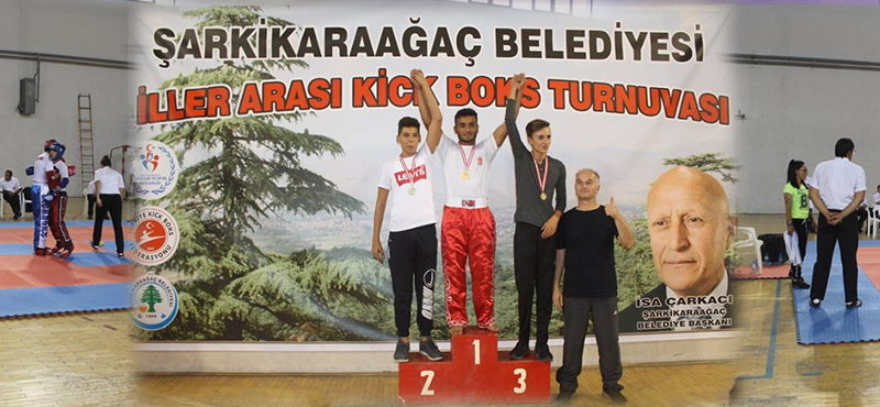 Şarkikaraağaç Belediyesi İller Arası Kick Boks Turnuvası Devam Ediyor