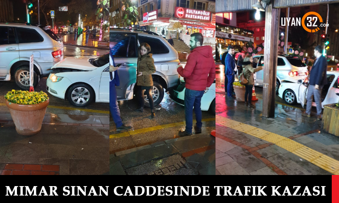 Mimar Sinan Caddesinde Maddi Hasarlı Trafik Kazası